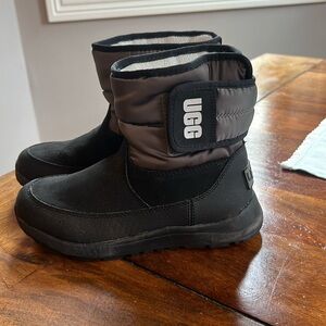 UGG Snow Boots Boys size 2